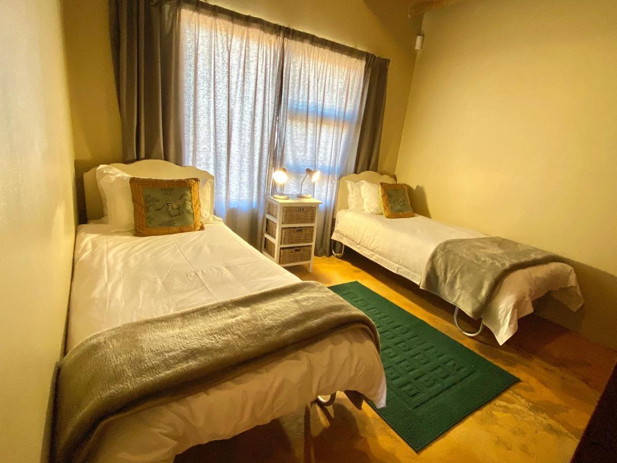 Parkview Safari Lodge Колчестер Экстерьер фото